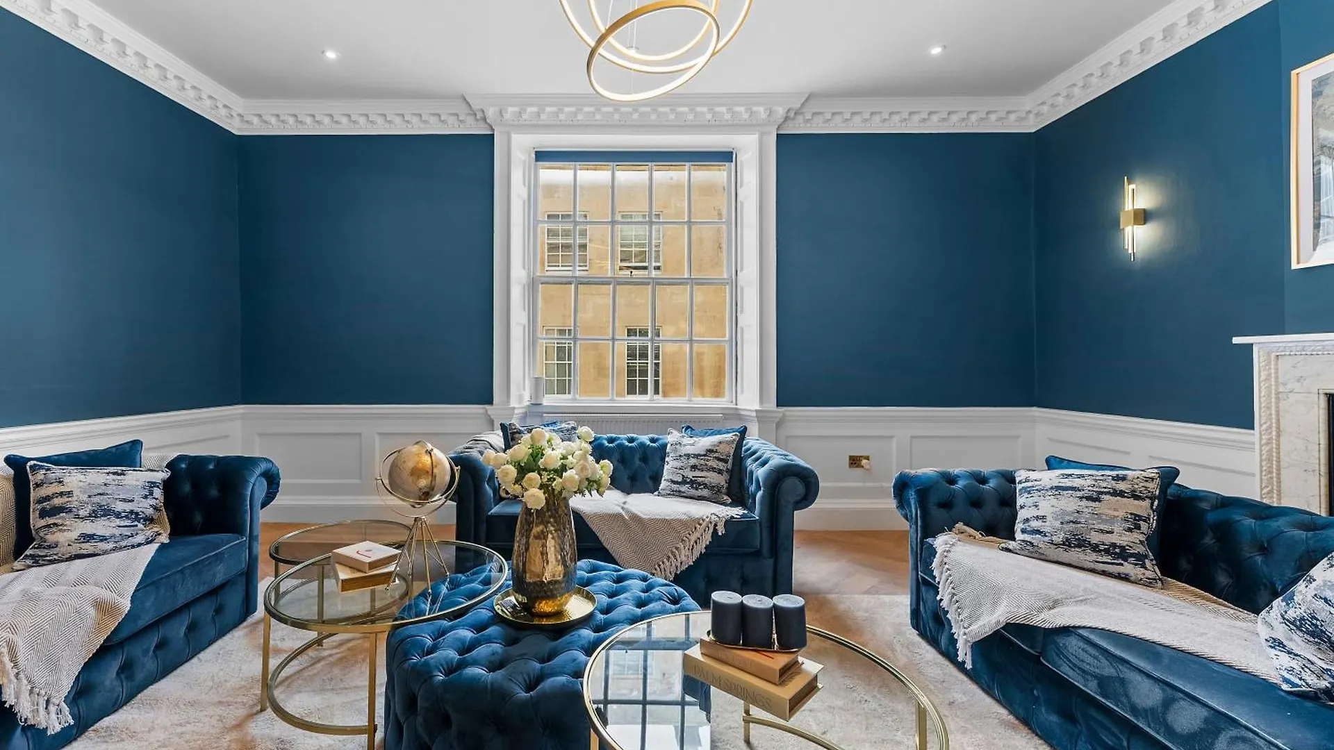 Stunning Abode In Central Bath Apartment
